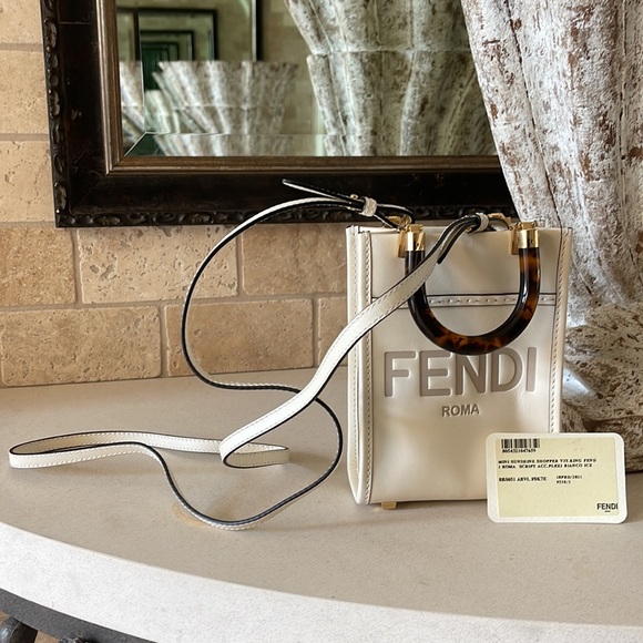 2021 FENDI mini sunshine shopper in Bianco Ice. Never carried. - Picture 8 of 10